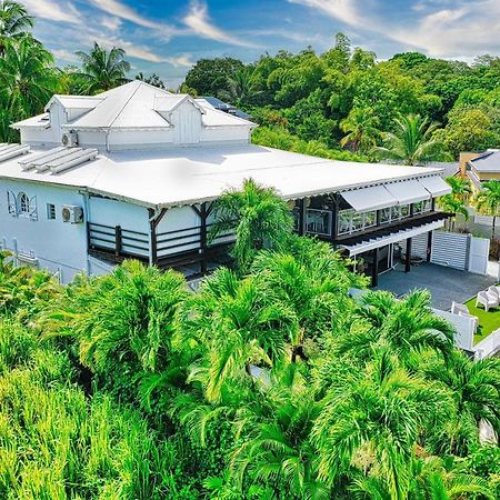 Green Lord Domaine - Lodges Piscine & Spa - Bar & Lounge - Restaurant Gastronomique Lamentin Exterior photo