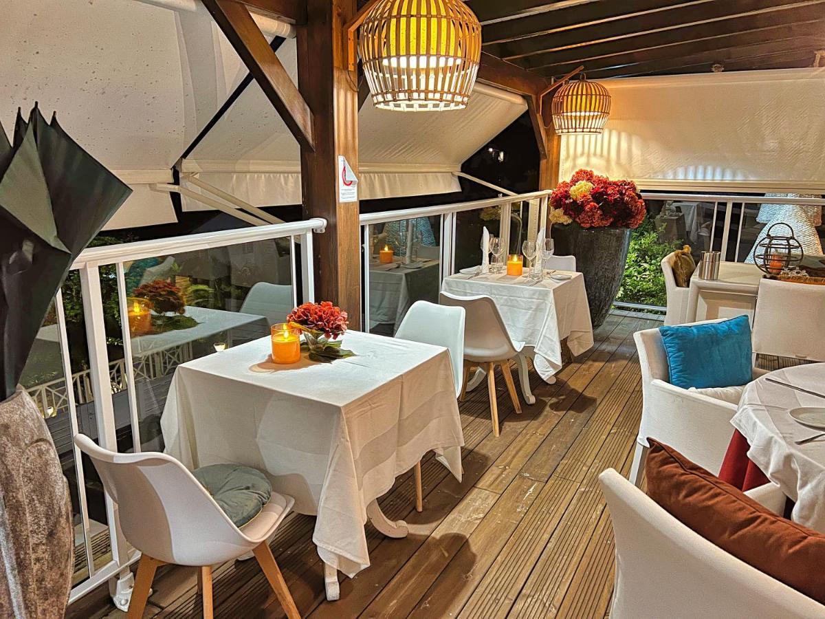 Green Lord Domaine - Lodges Piscine & Spa - Bar & Lounge - Restaurant Gastronomique Lamentin Exterior photo