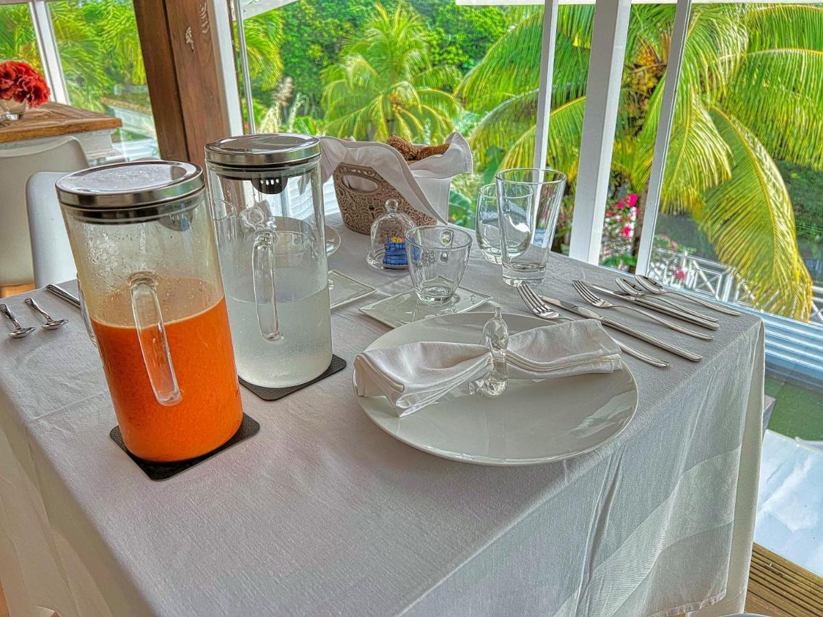 Green Lord Domaine - Lodges Piscine & Spa - Bar & Lounge - Restaurant Gastronomique Lamentin Exterior photo